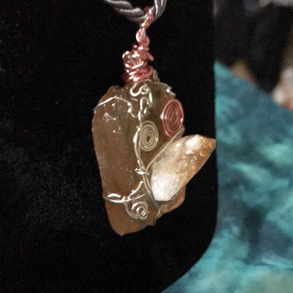 Orange & yellow citrine crystal wire wrap necklace - Picture 4 of 8